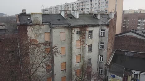 Video-De-Drones-De-Un-Apartamento-Abandonado-En-Varsovia