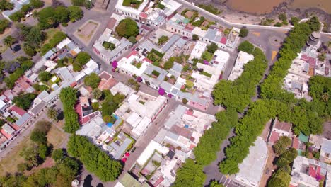 Aerial-view-dolly-in-the-colonial-center-of-Colonia-del-Sacramento,-Uruguay
