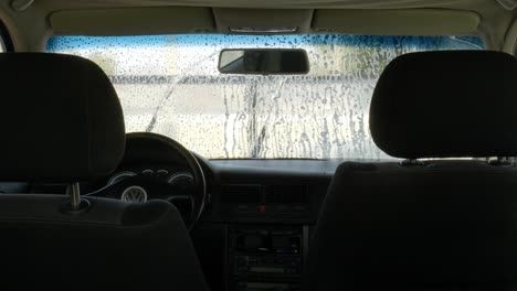 Autowaschzeitraffer-Des-Reinigungsprozesses