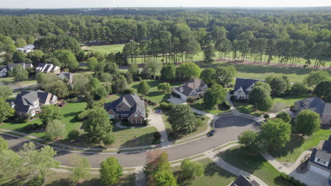 Aerial-drone-over-a-wealthy-neighborhood,-USA