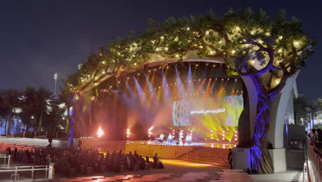 Musikband,-Die-Nachts-Auf-Der-Konzertarena-Dubai-Expo-2020-Auftritt