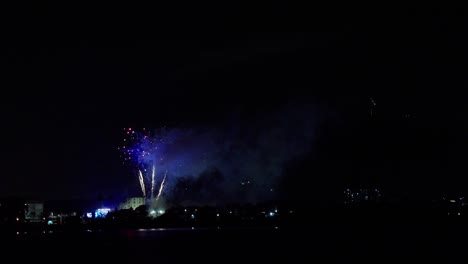 Panama-City-on-New-Years-Eve,-Fireworks-show