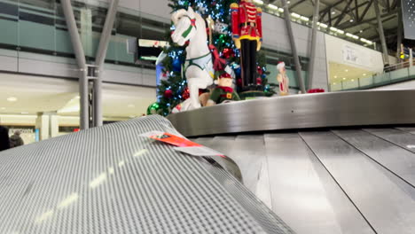 Airport-travel-at-christmas-time---luggage-carousel