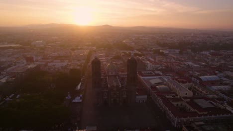 Aerial-video-showing-the-historic-center-of-Puebla-city-early-in-the-morning