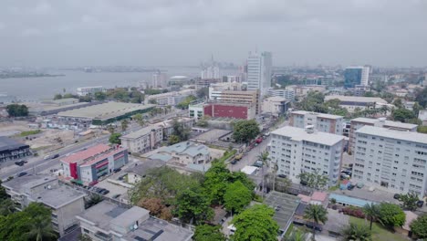 Isla-Victoria,-Lagos-Nigeria--diciembre-20-2022:-Paisaje-Urbano-De-La-Isla-Victoria,-Un-Lujoso-Distrito-Comercial-Y-Residencial-En-Lagos