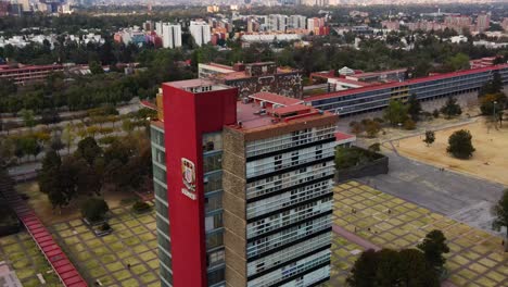 Campus-De-La-Universidad-Nacional-Autónoma-De-México-Y-Edificios-De-Dormitorios
