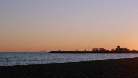 Sonnenuntergang-Am-Strand-Von-Cabopino,-Andalusien,-Spanien