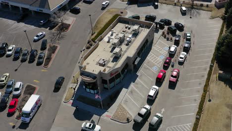 Aerial-view-of-Chick-Fil-A-with-a-busy-drive-thru
