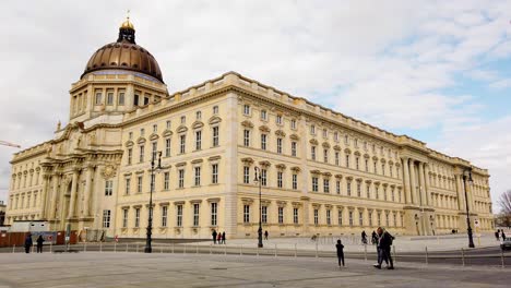 Establishing-Shot-of-Rebuilt-Berlin-Palace-with-its-Historic-Facade