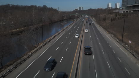 Wide-vista-looking-downwards-onto-the-Don-Valley-parkway-in-Toronto