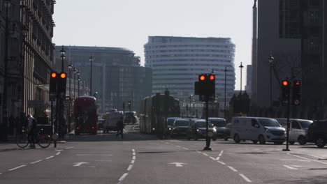Traffic-Moving-Along-Bridge-Street-In-The-Morning-At-Westminster