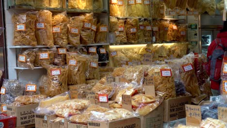 Dried-Seafood-Products-In-Store-Along-Des-Voeux-Road-West,-Sai-Ying-Pun,-Hong-Kong