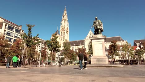 Estatua-De-Peter-Paul-Rubens,-Pintores-Flamencos-Famosos,-En-Groanplaats,-Antwerp,-Bélgica