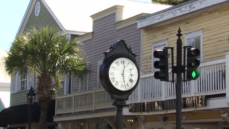 Public-Clock-on-the-street-in-Key-West,-Florida,-USA