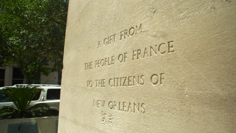Juana-De-Arco-Estatua-Base-Inscripción-Barrio-Francés-De-Nueva-Orleans