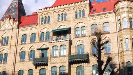 Fachada-Exterior-Vintage-Del-Edificio-De-La-Escuela-Del-Gimnasio-Sjolins-En-Gotemburgo,-Suecia