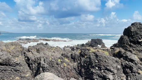 A-scenic,-picturesque-view-of-the-Hawaiian-rocky-coastline