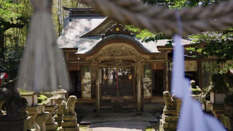 Close-up-of-Akamatsu-Shrine-Gate-in-Tottori-Prefecture,-Japan