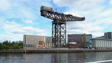 Finnieston-Crane-Con-El-Río-Clyde,-Glasgow