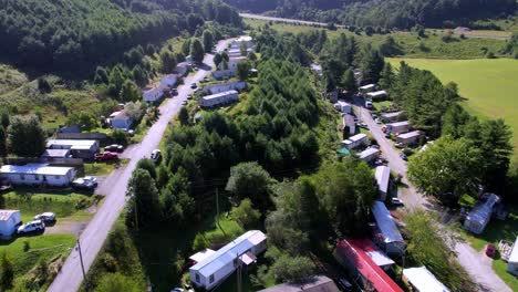 Mobile-home-park,-trailer-park,-migrant-workers,-mobile-home-park-in-mountains-of-nc,-north-carolina