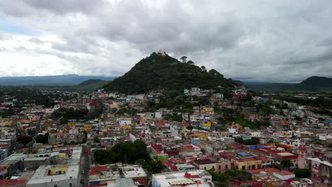 Vista-De-Atlixco-E-Iglesia-En-Mexico