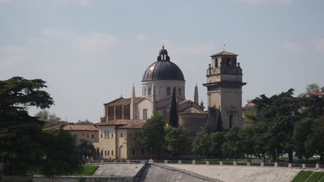 Pfarrei-San-Giorgio-In-Braida-In-Verona,-Venetien,-Italien