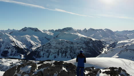 Mirando-Hacia-Los-Alpes-En-Lech,-Vorarlberg,-Austria