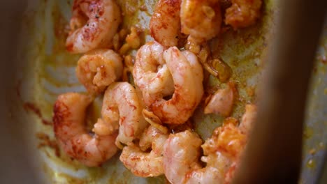 Cooking-Shrimps-With-Garlic-And-Spanish-Paprika