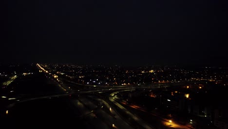 Islamabad---Toma-Aérea-Nocturna-De-La-Autopista-Islamabad-Pakistan-Kashmir---Vista-Aérea-De-La-Noche-Islamabad-Pakistan