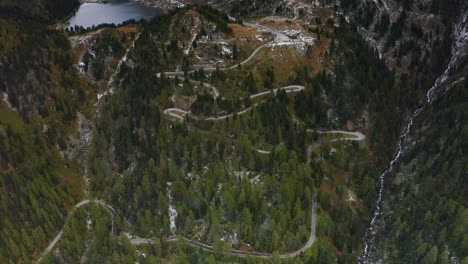 Luftaufnahme-Der-Epischen-Kurvenstraße-Am-Stilfserjoch,-Südtirol,-Italien