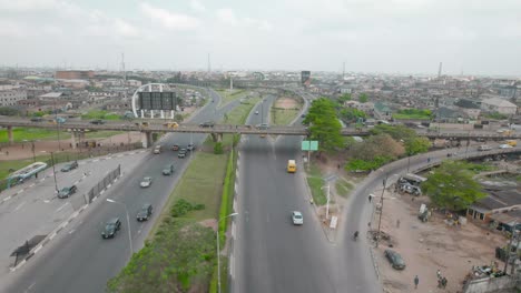 Oworosoki,-Lagos,-Nigeria--December-20-2022:-cityscape-of-Oworosoki-in-Lagos-Mainland-towards-the-third-mainland-bridge