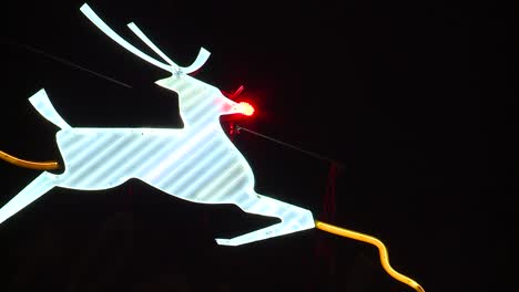 Lite-Up-Rudolph-Leuchtreklame-In-Portland-Oregon-Bei-Nacht