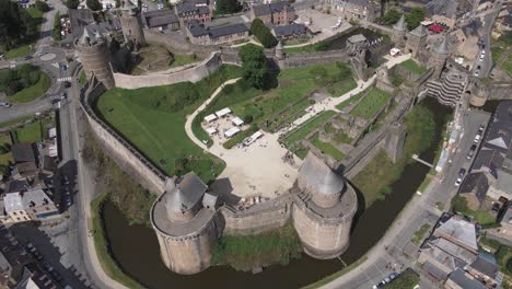 Fougères-castle,-Ille-et-Vilaine-in-France.Aerial-top-down-rising-over