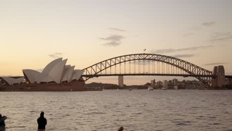 Sydney-Opera-House-day-to-nighttime-4k-Timelapse