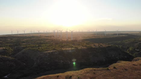Heller-Himmel-über-Windkraftanlagen-In-Kap-Kaliakra,-Südliche-Dobrudscha,-Bulgarien