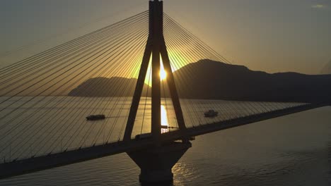 Antenne---Brücke-Von-Rio-Antirrio-In-Griechenland-Bei-Sonnenuntergang---Schuss-Auf-Dji-Inspire-2-X7-Raw