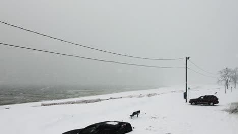 Ostküste-Des-Michigansees-Während-Eines-Sturms-Mit-Seeeffekt-Im-Januar