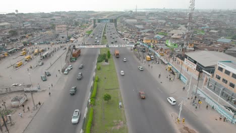 Oworosoki,-Lagos,-Nigeria--diciembre-20-2022:-Paisaje-Urbano-De-Oworosoki-En-Lagos-Continental-Hacia-El-Tercer-Puente-Continental