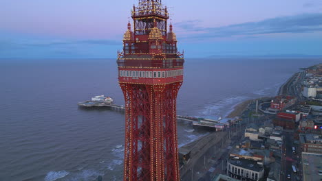 Torre-De-Blackpool-En-El-Nivel-De-La-Plataforma-De-Observación-Al-Amanecer-En-Invierno