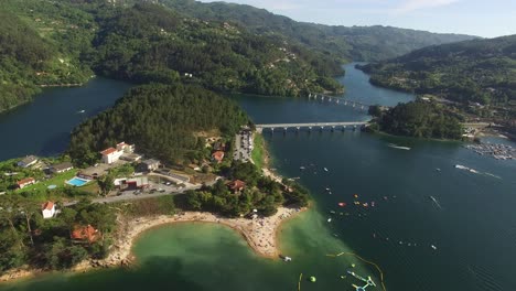 Nationaler-Naturpark-Von-Geres-Auf-Portugaler-Luftaufnahme