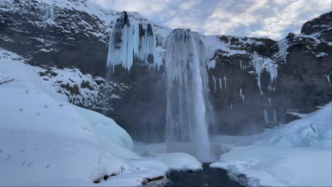 Islandia-Cascada-Invierno,-Enero-De-2023