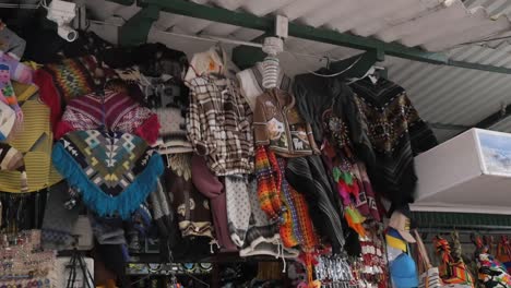 Traditional-colombian-wool-clothes-shop-in-Monserrate,-Bogota