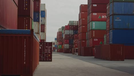 Weite-Aufnahme,-Die-Viele-Industrielle-Containerhäfen-In-Le-Havre,-Frankreich,-Zeigt