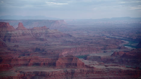 Canyon-landscape-at-Dead-Horse-Point-State-Park-in-Utah-at-dusk