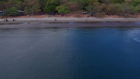 Playa-Iguanita,-Ubicada-En-Costa-Rica-En-Un-área-Protegida-Que-Te-Permite-Estar-Cerca-De-La-Vida-Silvestre