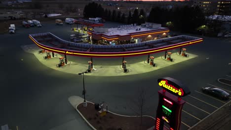 Aerial-view-of-Rutters-gas-station-at-night