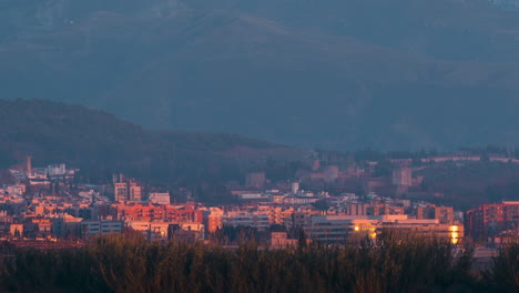 Horizonte-De-Granada-Y-Alhambra-Durante-El-Atardecer-De-Día-A-Noche