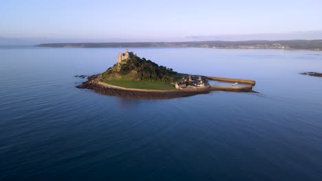 Blue-sea-and-green-meadow-color-cotrast-at-St-Michaels-Mount-in-Cornwall