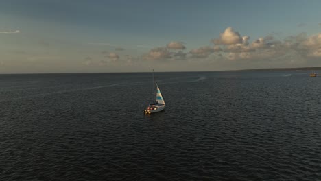 Aerial-view-of-sailboat-on-Mobile-Bay,-Alabama