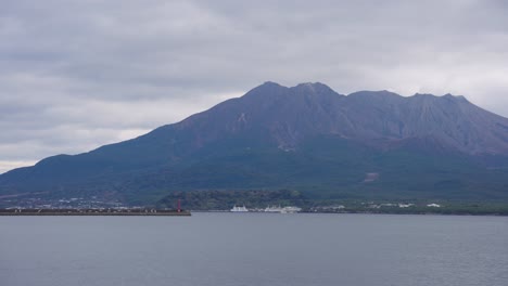 Sakurajima-Y-Kagoshima-Bay,-Kyushu-Japón